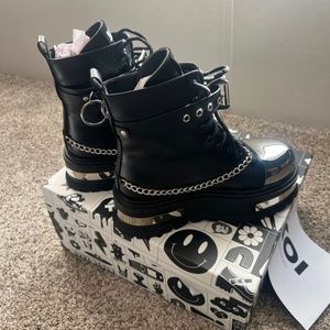 koi women’s size 8 faux leather boots